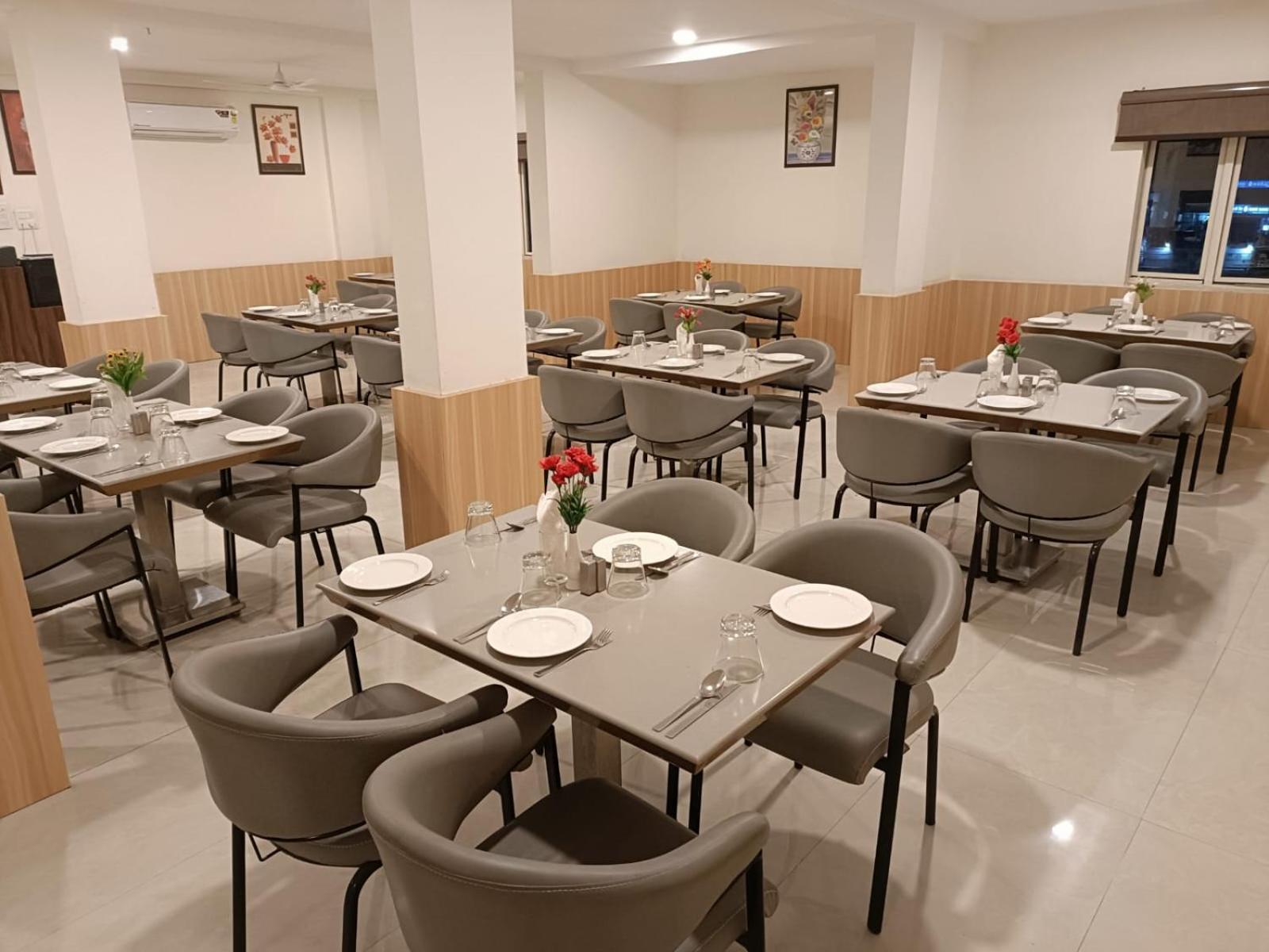 Zip By Spree Hotels Bhopal Bagian luar foto